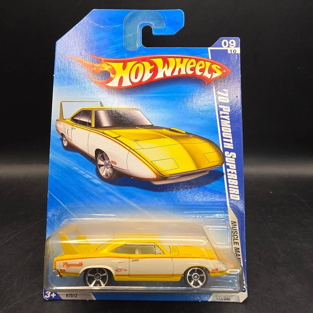 Hot Wheels '70 Plymouth Superbird Yellow Muscle Mania 09/10